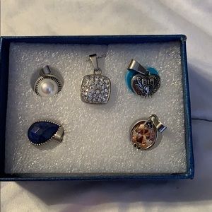 Interchangeable necklace